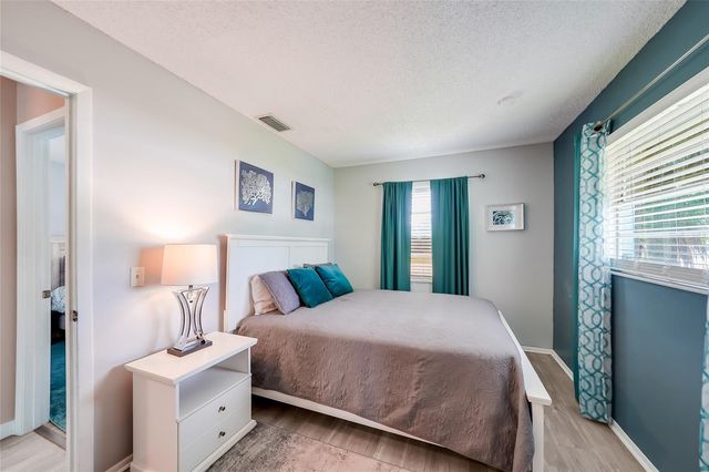 1004 68TH STREET NW, Bradenton, FL 34209