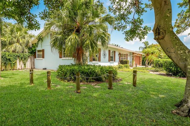 1004 68TH STREET NW, Bradenton, FL 34209