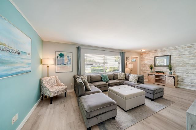 1004 68TH STREET NW, Bradenton, FL 34209