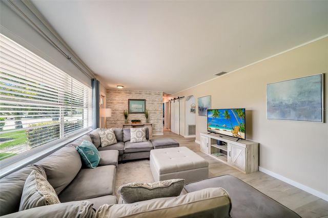 1004 68TH STREET NW, Bradenton, FL 34209