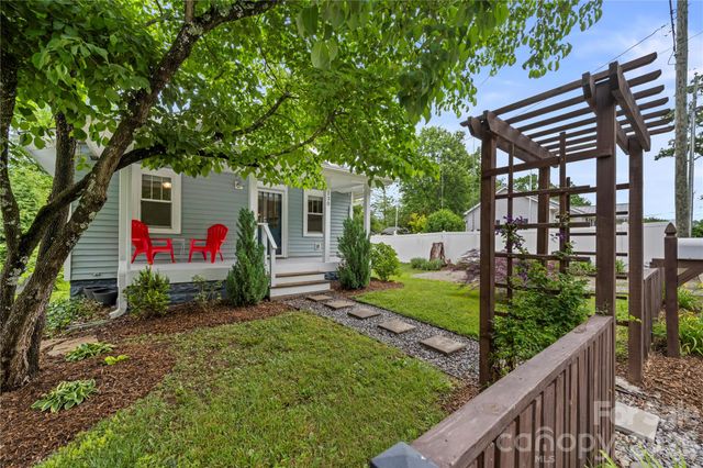 130 Winston Avenue, Asheville, NC 28803