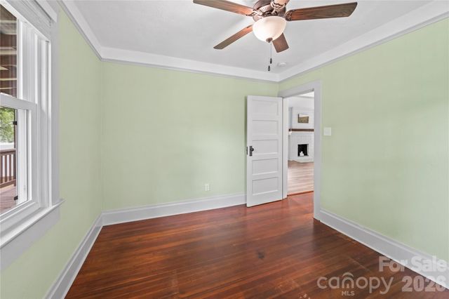 130 Winston Avenue, Asheville, NC 28803