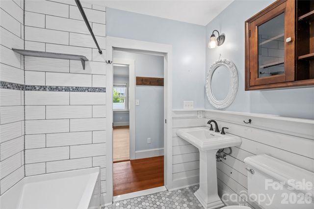 130 Winston Avenue, Asheville, NC 28803