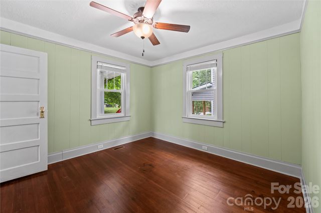 130 Winston Avenue, Asheville, NC 28803