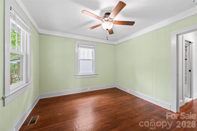 130 Winston Avenue, Asheville, NC 28803