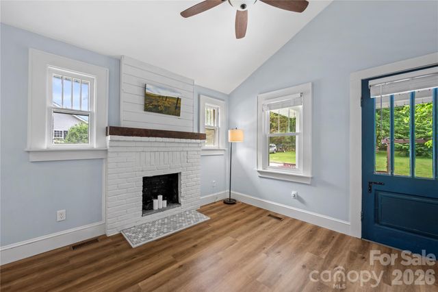 130 Winston Avenue, Asheville, NC 28803