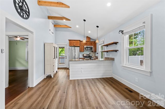 130 Winston Avenue, Asheville, NC 28803