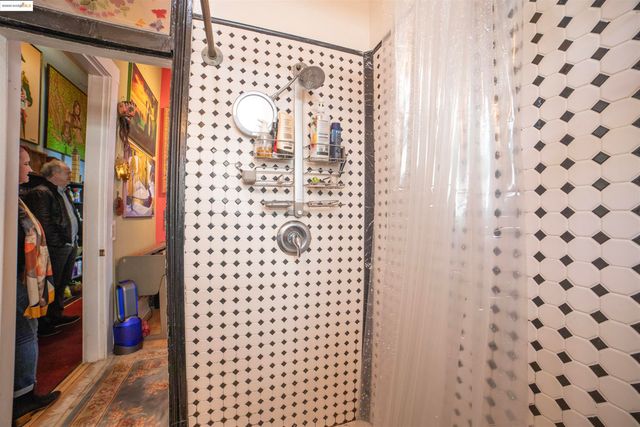 1009 Madison St, Oakland, CA 94607