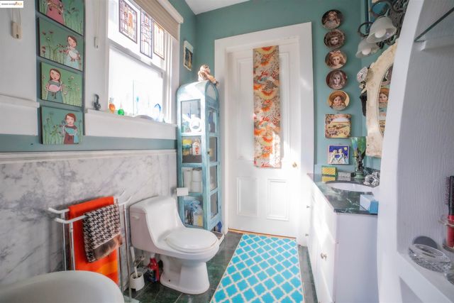 1009 Madison St, Oakland, CA 94607