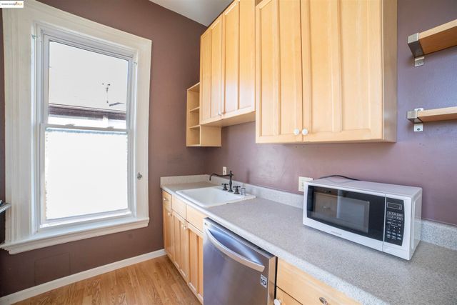 1009 Madison St, Oakland, CA 94607