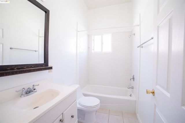 1009 Madison St, Oakland, CA 94607