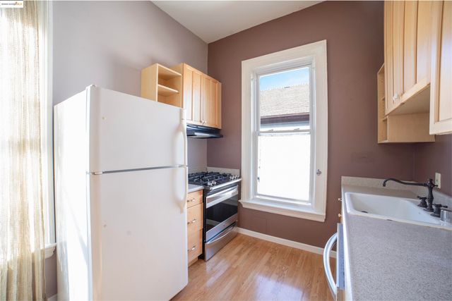 1009 Madison St, Oakland, CA 94607