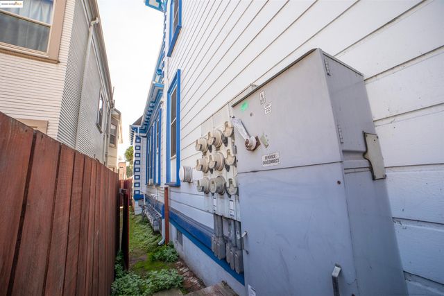 1009 Madison St, Oakland, CA 94607