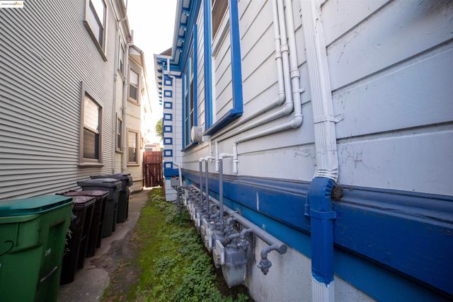 1009 Madison St, Oakland, CA 94607