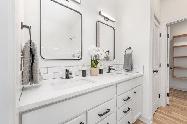 2138 W Elk Ridge Ave, Goddard, KS 67052