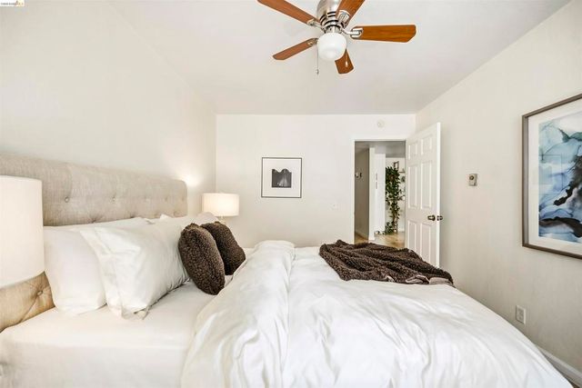 427 Lagunitas Ave 305, Oakland, CA 94610