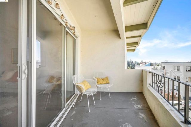 427 Lagunitas Ave 305, Oakland, CA 94610