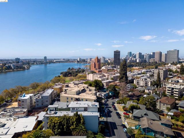 427 Lagunitas Ave 305, Oakland, CA 94610
