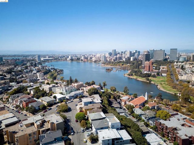 427 Lagunitas Ave 305, Oakland, CA 94610