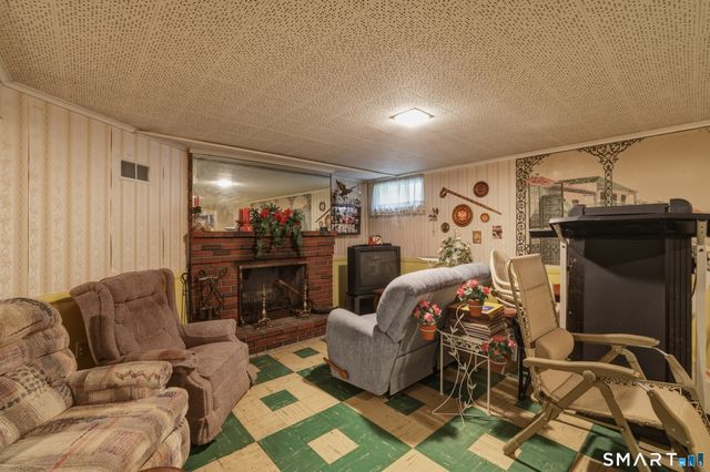29 Glenview Drive, Bristol, CT 06010