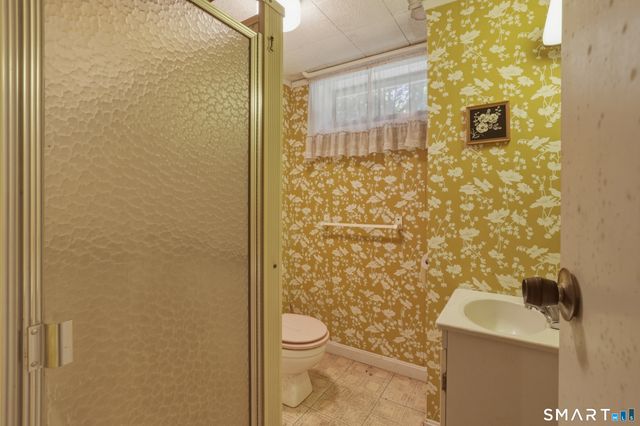 29 Glenview Drive, Bristol, CT 06010