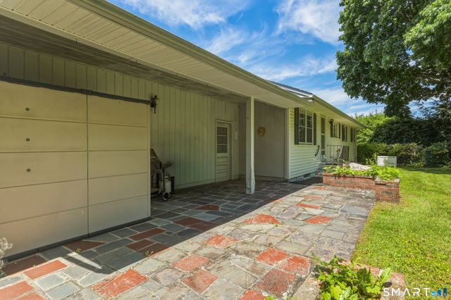 29 Glenview Drive, Bristol, CT 06010