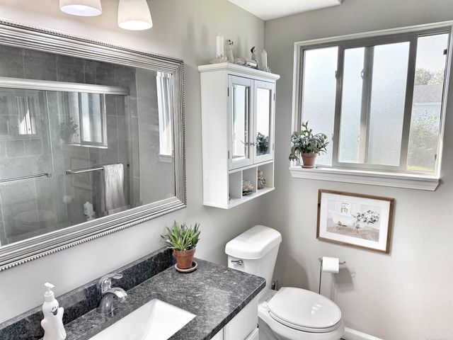 17350 E Pointe Street, Roseville, MI 48066