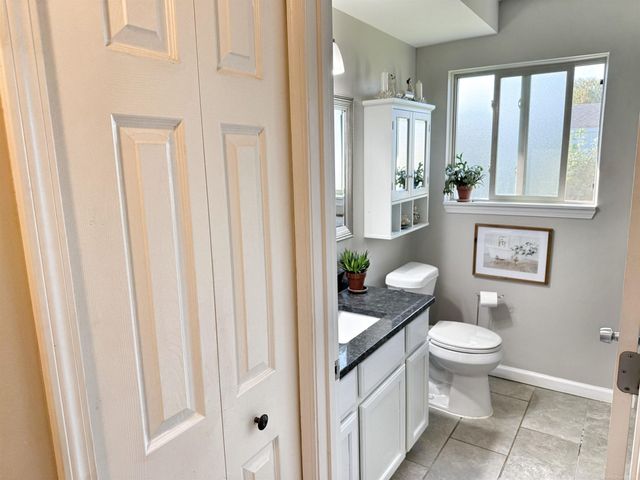 17350 E Pointe Street, Roseville, MI 48066