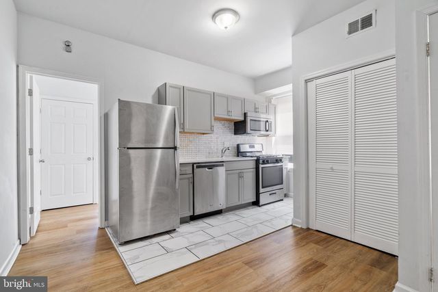 2105 N 17TH ST, Philadelphia, PA 19121
