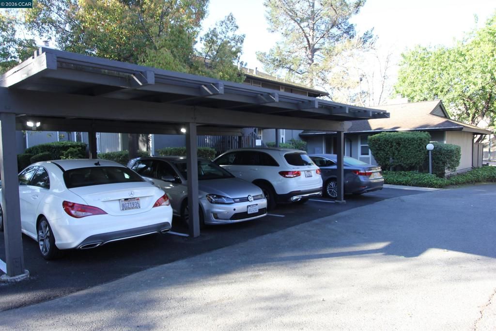 Image 9 of property listing at Address unavailable.