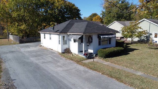 615 S 5th Street, Watseka, IL 60970