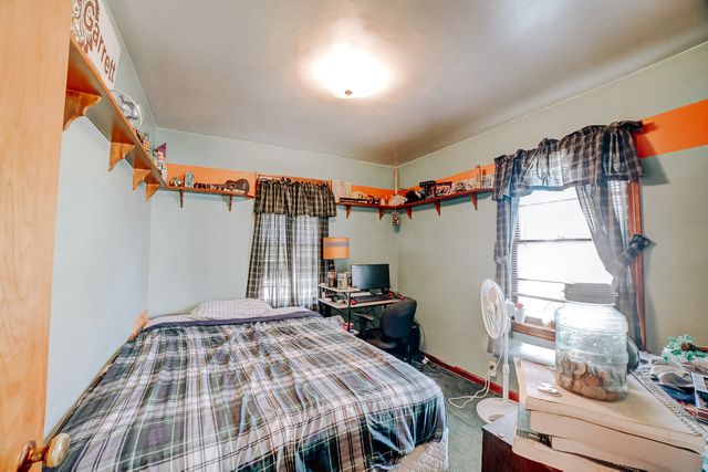 615 S 5th Street, Watseka, IL 60970