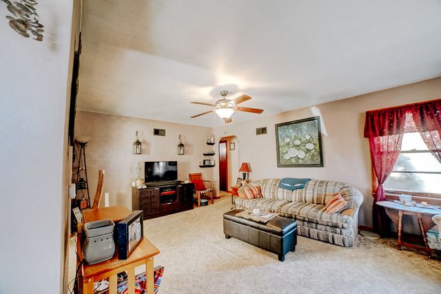 615 S 5th Street, Watseka, IL 60970