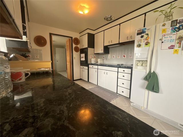 545 SE O'LEARY Street, Oak Harbor, WA 98277