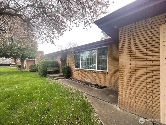 545 SE O'LEARY Street, Oak Harbor, WA 98277