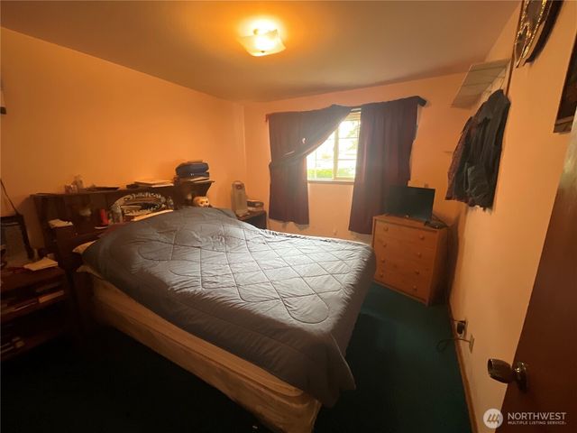 545 SE O'LEARY Street, Oak Harbor, WA 98277