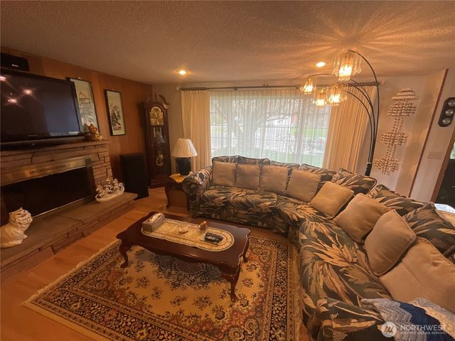 545 SE O'LEARY Street, Oak Harbor, WA 98277