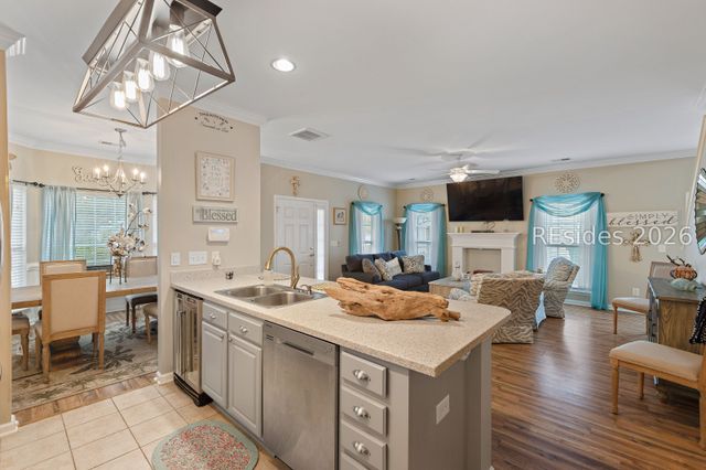 8 Savannah Oak Dr, Bluffton, SC 29910