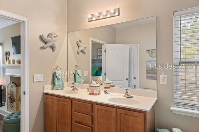 8 Savannah Oak Dr, Bluffton, SC 29910