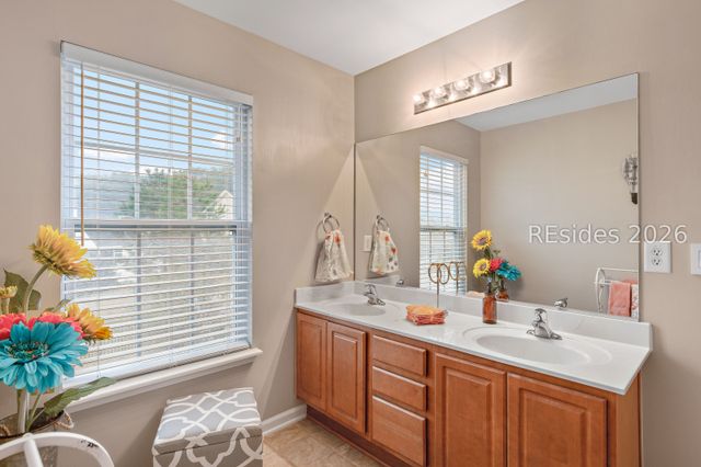 8 Savannah Oak Dr, Bluffton, SC 29910