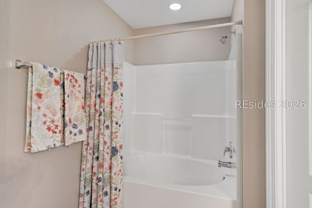 8 Savannah Oak Dr, Bluffton, SC 29910