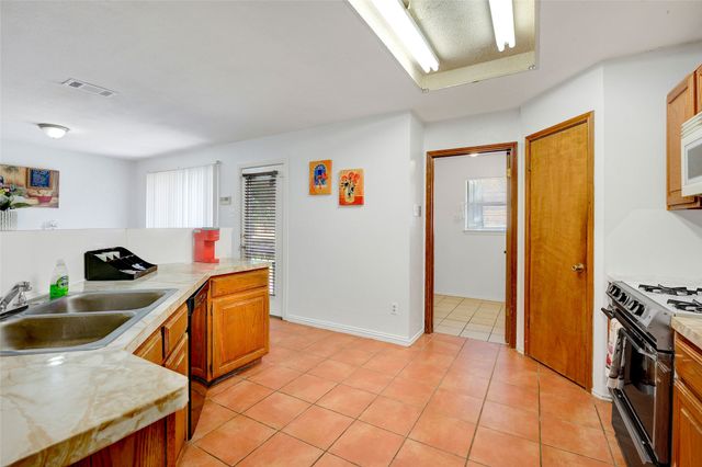 4823 Hollow Ridge Road, Dallas, TX 75227