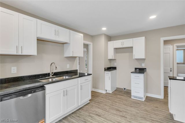 4870 W 14th Street, Cleveland, OH 44109