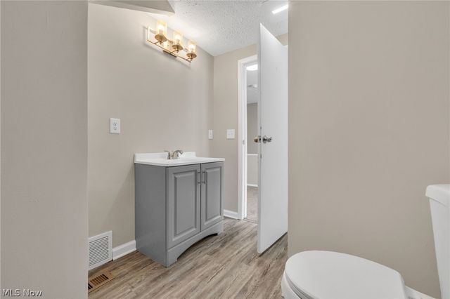 4870 W 14th Street, Cleveland, OH 44109