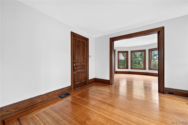 289 Auburn Avenue, Buffalo, NY 14213