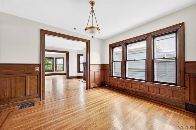 289 Auburn Avenue, Buffalo, NY 14213