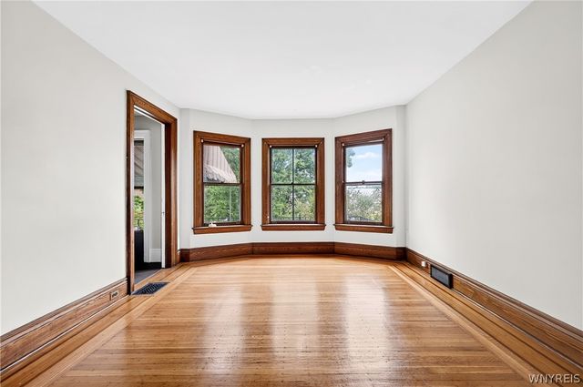 289 Auburn Avenue, Buffalo, NY 14213