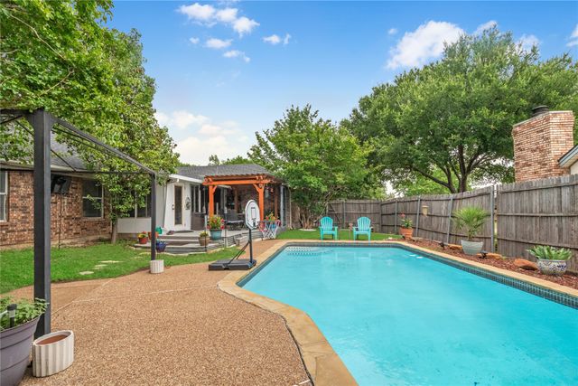 2108 Oakmeadow Place, Bedford, TX 76021