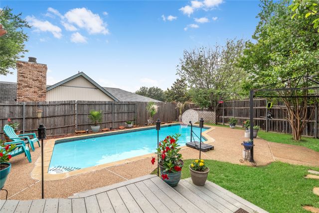 2108 Oakmeadow Place, Bedford, TX 76021