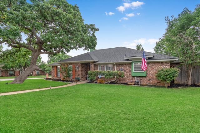 2108 Oakmeadow Place, Bedford, TX 76021